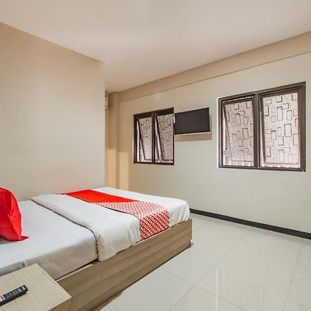 Ace Business Hotel Galaxy Surabaya Exterior photo